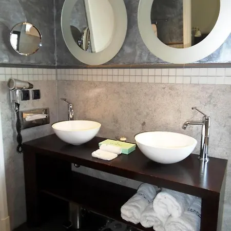 Sleeps 10 Pool Air Con Wifi *